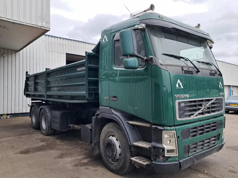 Volvo FH 12 - 460 , 6x2 , 3 Way Tipper, Spring Suspension , Manual Gearbox, Airco - Tipper: picture 4 Volvo FH 12 - 460 , 6x2 , 3 Way Tipper, Spring Suspension , Manual Gearbox, Airco - Tipper: picture 4