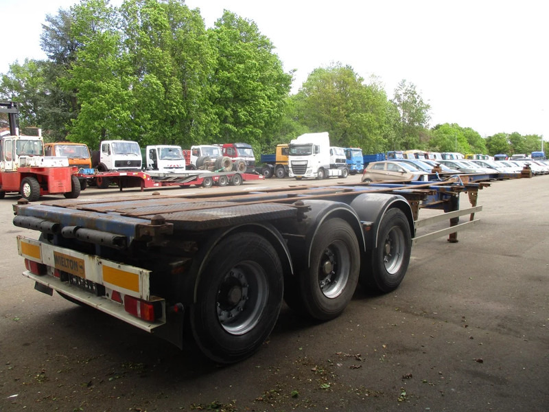 Wielton NS34 , Container Trailer , 3 ROR axle , Drum brakes , Air Suspension - Container transporter/ Swap body semi-trailer: picture 3 Wielton NS34 , Container Trailer , 3 ROR axle , Drum brakes , Air Suspension - Container transporter/ Swap body semi-trailer: picture 3
