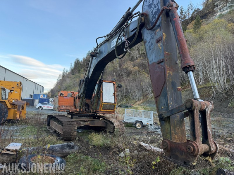 1987 Hitachi UH 143 beltegraver - Excavator: picture 2 1987 Hitachi UH 143 beltegraver - Excavator: picture 2
