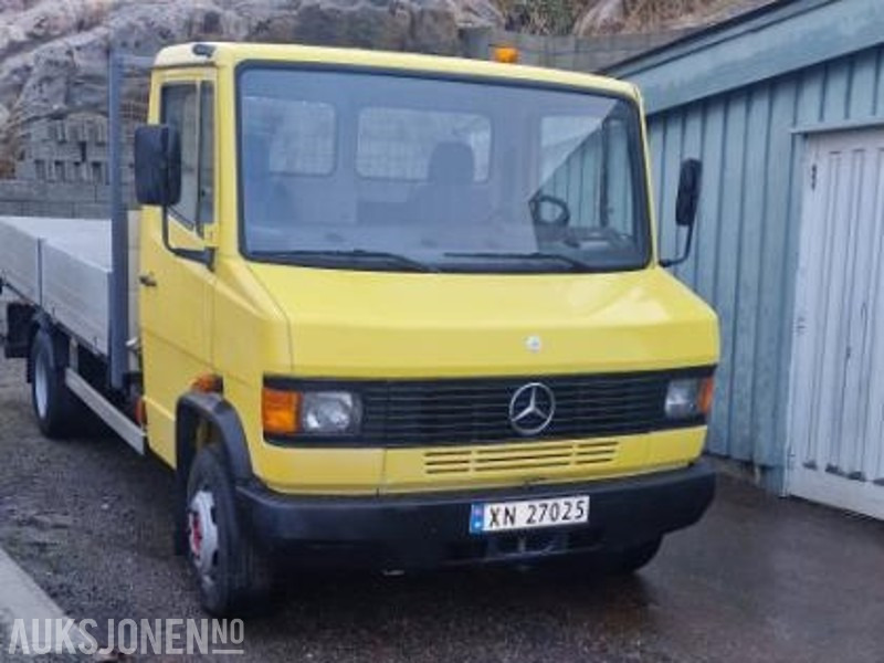 1994 Mercedes-Benz vario 611D lav km stand 9000km med kran - Dropside/ Flatbed truck: picture 2 1994 Mercedes-Benz vario 611D lav km stand 9000km med kran - Dropside/ Flatbed truck: picture 2
