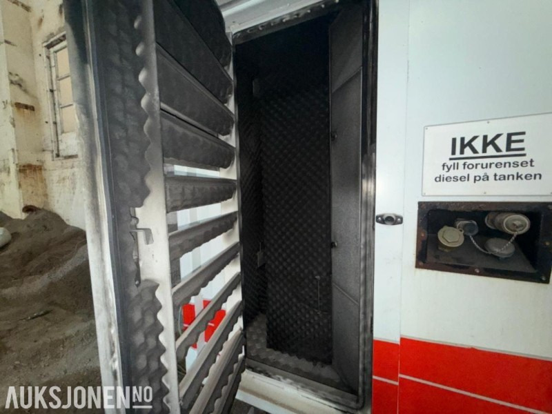 2001 SDMO JS180K aggregat - 180 kVA - Satema - 24 169 t - Biltilhenger - Construction equipment: picture 4 2001 SDMO JS180K aggregat - 180 kVA - Satema - 24 169 t - Biltilhenger - Construction equipment: picture 4