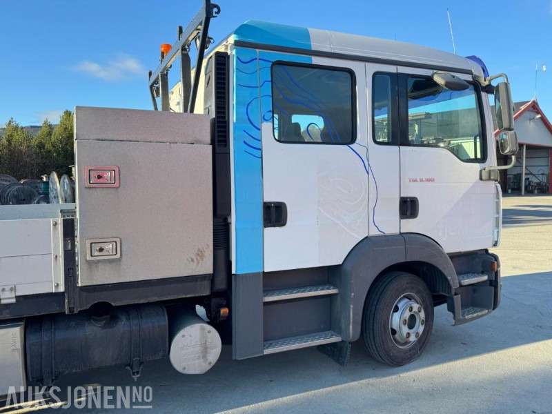 2007 MAN TGL 8.180 4X2 LINJEBIL MED KRAN OG MASSE UTSTYR - Dropside/ Flatbed truck: picture 2 2007 MAN TGL 8.180 4X2 LINJEBIL MED KRAN OG MASSE UTSTYR - Dropside/ Flatbed truck: picture 2