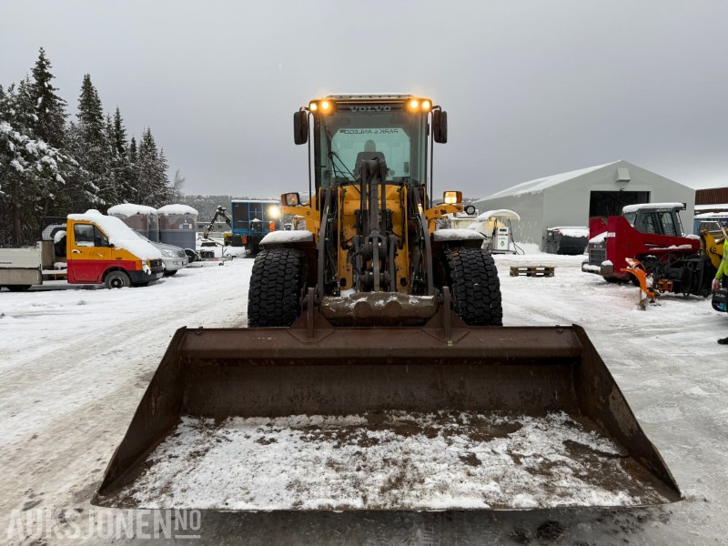 2007 Volvo L70F - Pusseskuffe - 9668t - Sentralsmøring - Wheel loader: picture 3 2007 Volvo L70F - Pusseskuffe - 9668t - Sentralsmøring - Wheel loader: picture 3
