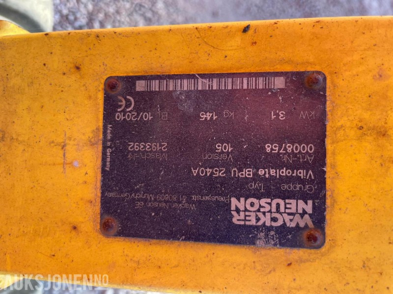 2010 Wacker Neuson 2540 vibroplate - Roller: picture 4 2010 Wacker Neuson 2540 vibroplate - Roller: picture 4