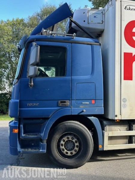 2012 Mercedes-Benz ACTROS skapbil/thermo med frys - Bilen har full service historikk - 573000 km. - Box truck: picture 4 2012 Mercedes-Benz ACTROS skapbil/thermo med frys - Bilen har full service historikk - 573000 km. - Box truck: picture 4