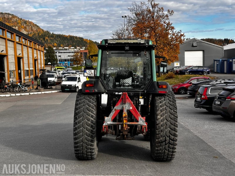 2012 Valtra 8670 med Ålö Valtra 35 Euro/SMS 3rd ESD frontlaster - Farm tractor: picture 4 2012 Valtra 8670 med Ålö Valtra 35 Euro/SMS 3rd ESD frontlaster - Farm tractor: picture 4
