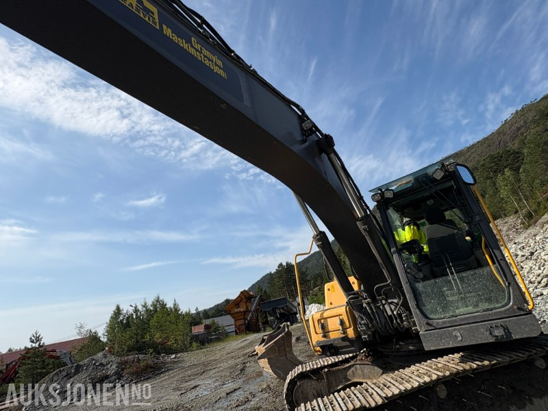 Excavator 2014 Volvo EC 220DL - 10 656 timer - sertifisert: picture 14