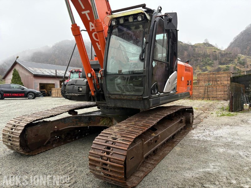 2016 Hitachi ZX210LC-5B med Engcon tiltrotator, planeringsskuffe og Gjerstad graveskuff - Excavator: picture 3 2016 Hitachi ZX210LC-5B med Engcon tiltrotator, planeringsskuffe og Gjerstad graveskuff - Excavator: picture 3
