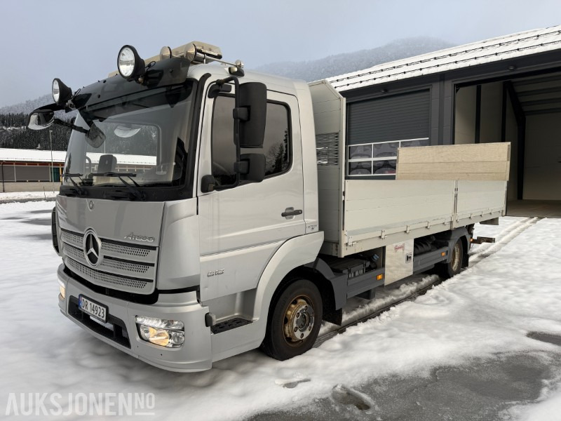 2016 Mercedes-Benz Atego 816 planbil med Zepro løftelem - C1 førarkort - Eu godkjent - Dropside/ Flatbed truck: picture 1 2016 Mercedes-Benz Atego 816 planbil med Zepro løftelem - C1 førarkort - Eu godkjent - Dropside/ Flatbed truck: picture 1
