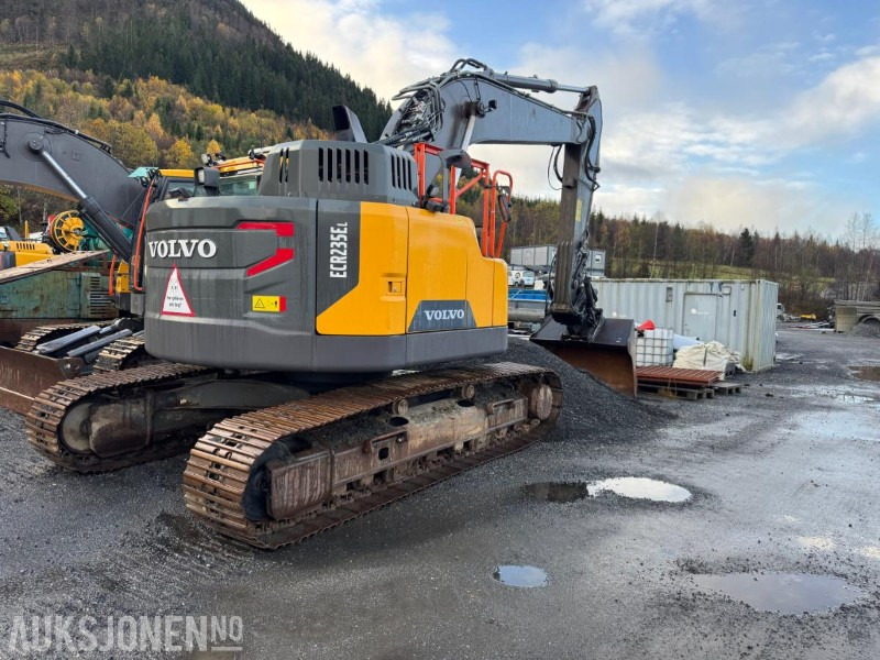2020 Volvo ECR 235EL Gravemaskin - S70 feste - Pusskuffe - Sentralsmøring - bunkringspumpe - Tiltrotator - Pusskuffe - Sertifisert - Crawler excavator: picture 2 2020 Volvo ECR 235EL Gravemaskin - S70 feste - Pusskuffe - Sentralsmøring - bunkringspumpe - Tiltrotator - Pusskuffe - Sertifisert - Crawler excavator: picture 2