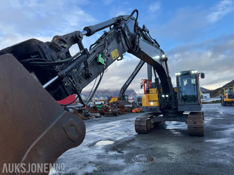 2020 Volvo ECR 235EL Gravemaskin - S70 feste - Pusskuffe - Sentralsmøring - bunkringspumpe - Tiltrotator - Pusskuffe - Sertifisert - Crawler excavator: picture 4 2020 Volvo ECR 235EL Gravemaskin - S70 feste - Pusskuffe - Sentralsmøring - bunkringspumpe - Tiltrotator - Pusskuffe - Sertifisert - Crawler excavator: picture 4