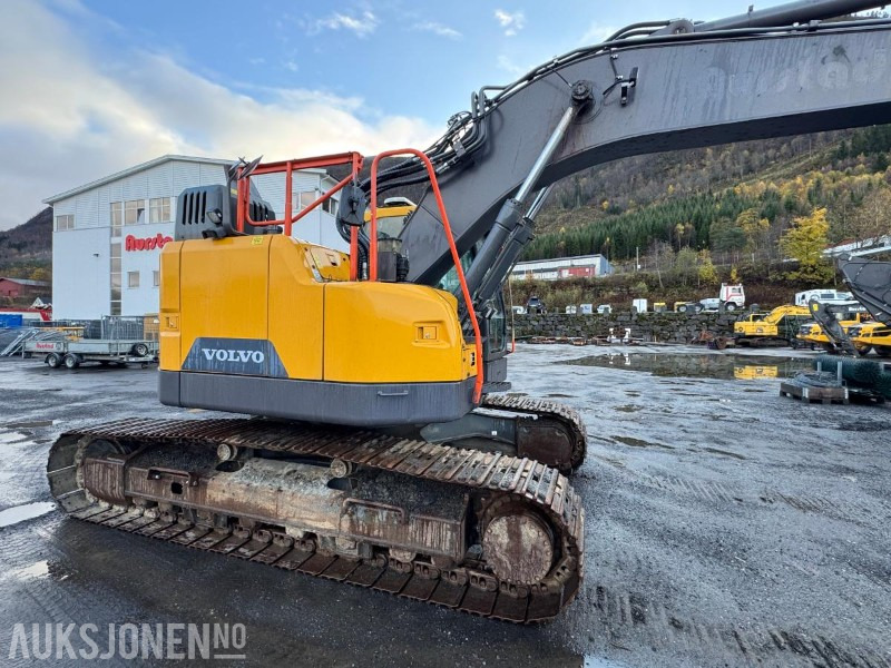 2020 Volvo ECR 235EL Gravemaskin - S70 feste - Pusskuffe - Sentralsmøring - bunkringspumpe - Tiltrotator - Pusskuffe - Sertifisert - Crawler excavator: picture 5 2020 Volvo ECR 235EL Gravemaskin - S70 feste - Pusskuffe - Sentralsmøring - bunkringspumpe - Tiltrotator - Pusskuffe - Sertifisert - Crawler excavator: picture 5