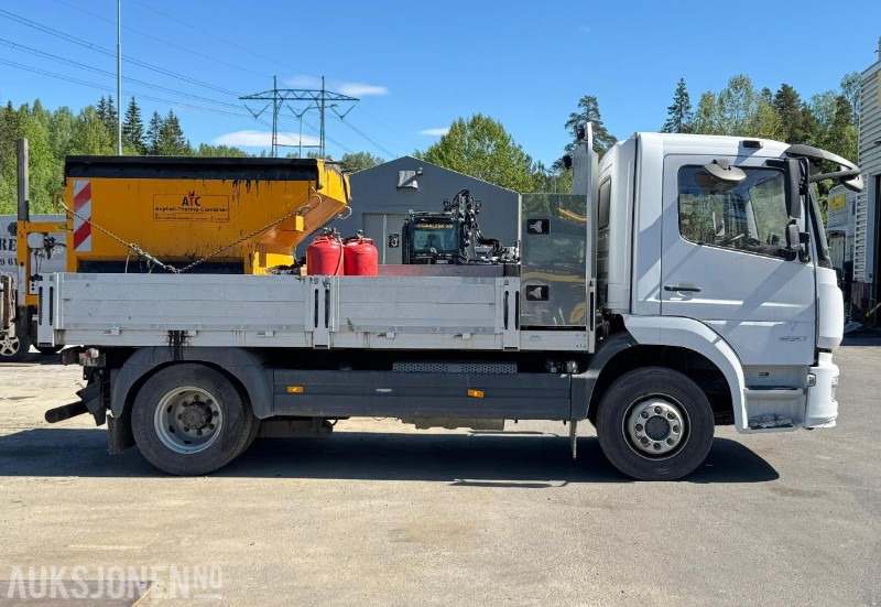 2021 Mercedes-Benz Atego 1530 lappebil/asfaltcontainer/hengsrød plan/adaptiv cruisecontrol/kamera - Dropside/ Flatbed truck: picture 4 2021 Mercedes-Benz Atego 1530 lappebil/asfaltcontainer/hengsrød plan/adaptiv cruisecontrol/kamera - Dropside/ Flatbed truck: picture 4