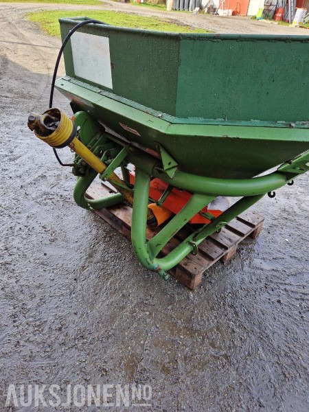 1900 Gjødselspreder m/aksling - Agricultural machinery: picture 5 1900 Gjødselspreder m/aksling - Agricultural machinery: picture 5