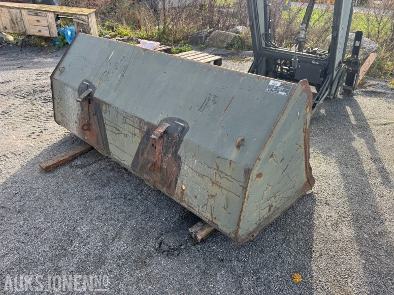 1996 Ålø 240 M 10 Skuffe for traktor - Agricultural machinery: picture 1 1996 Ålø 240 M 10 Skuffe for traktor - Agricultural machinery: picture 1