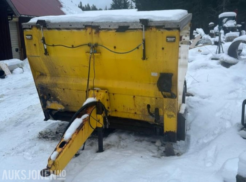 2010 Strøvogn / Sandstrøer - Vama TH 2500 - Agricultural machinery: picture 2 2010 Strøvogn / Sandstrøer - Vama TH 2500 - Agricultural machinery: picture 2