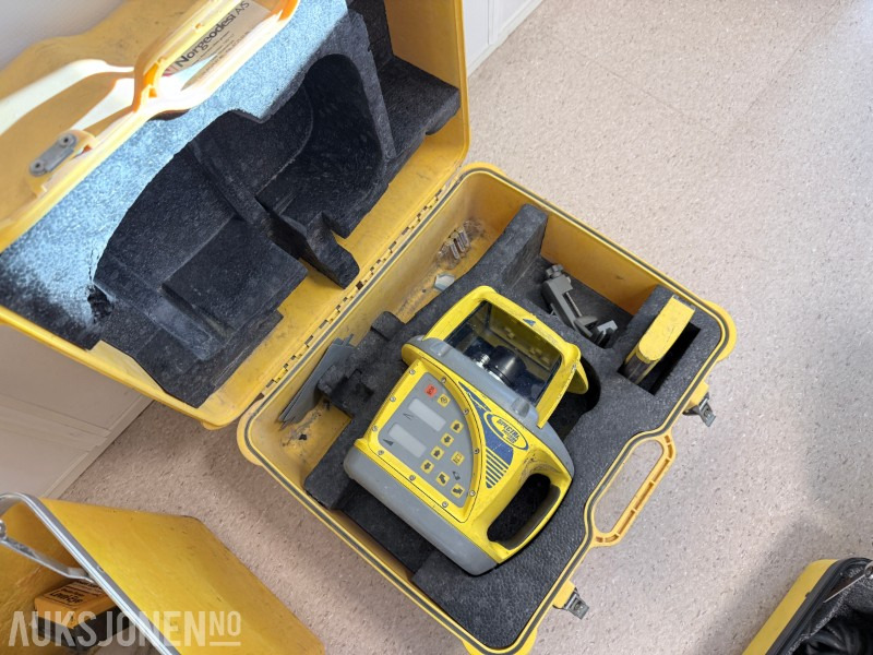 2003 Spectra Pecision laser med Spectra CR600 reciever - Attachment for Construction machinery: picture 1 2003 Spectra Pecision laser med Spectra CR600 reciever - Attachment for Construction machinery: picture 1