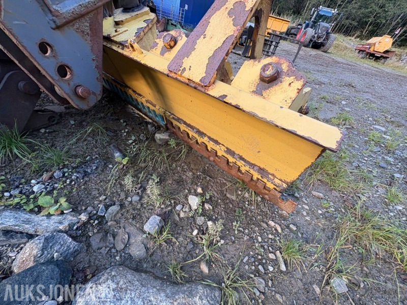 2016 Stark HT2800R Planeringsskjær / Høvler / Høvelskjær - Attachment for Construction machinery: picture 5 2016 Stark HT2800R Planeringsskjær / Høvler / Høvelskjær - Attachment for Construction machinery: picture 5