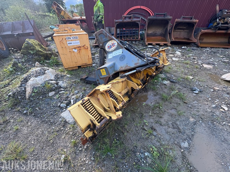 2016 Stark HT2800R Planeringsskjær / Høvler / Høvelskjær - Attachment for Construction machinery: picture 4 2016 Stark HT2800R Planeringsskjær / Høvler / Høvelskjær - Attachment for Construction machinery: picture 4