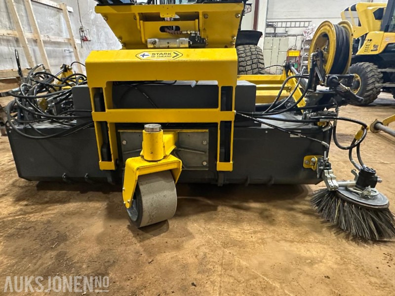 2024 Stark Spinner Feiemaskin til hjullaster - Attachment for Construction machinery: picture 2 2024 Stark Spinner Feiemaskin til hjullaster - Attachment for Construction machinery: picture 2