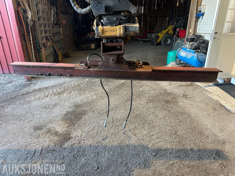 Hydraulisk rettebjelke S-40 - Attachment for Construction machinery: picture 3 Hydraulisk rettebjelke S-40 - Attachment for Construction machinery: picture 3