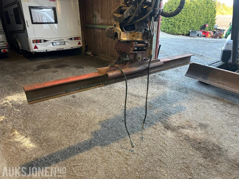 Hydraulisk rettebjelke S-40 - Attachment for Construction machinery: picture 5 Hydraulisk rettebjelke S-40 - Attachment for Construction machinery: picture 5