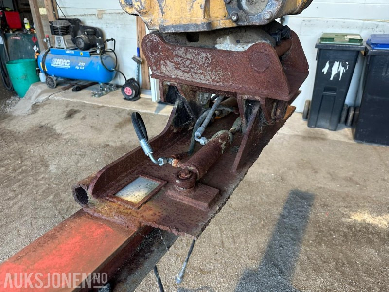 Hydraulisk rettebjelke S-40 - Attachment for Construction machinery: picture 2 Hydraulisk rettebjelke S-40 - Attachment for Construction machinery: picture 2