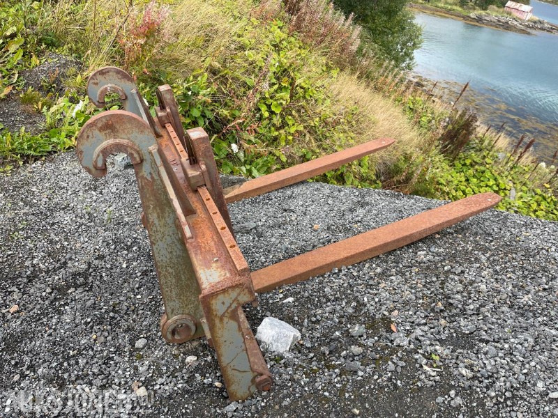 Ufo 8060 Pallegaffler store BM feste - Attachment for Construction machinery: picture 2 Ufo 8060 Pallegaffler store BM feste - Attachment for Construction machinery: picture 2
