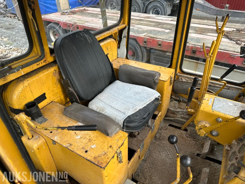 Construction equipment Cat D5 Bulldoser // doser: picture 18