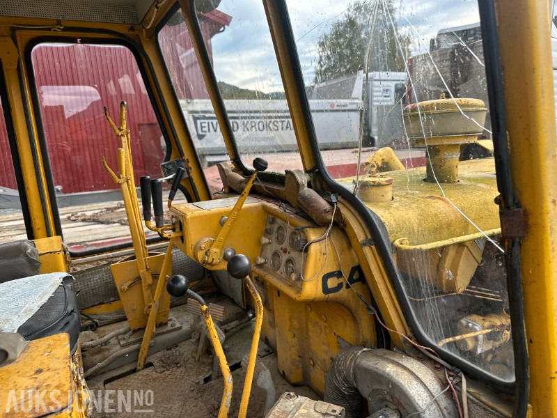 Construction equipment Cat D5 Bulldoser // doser: picture 17
