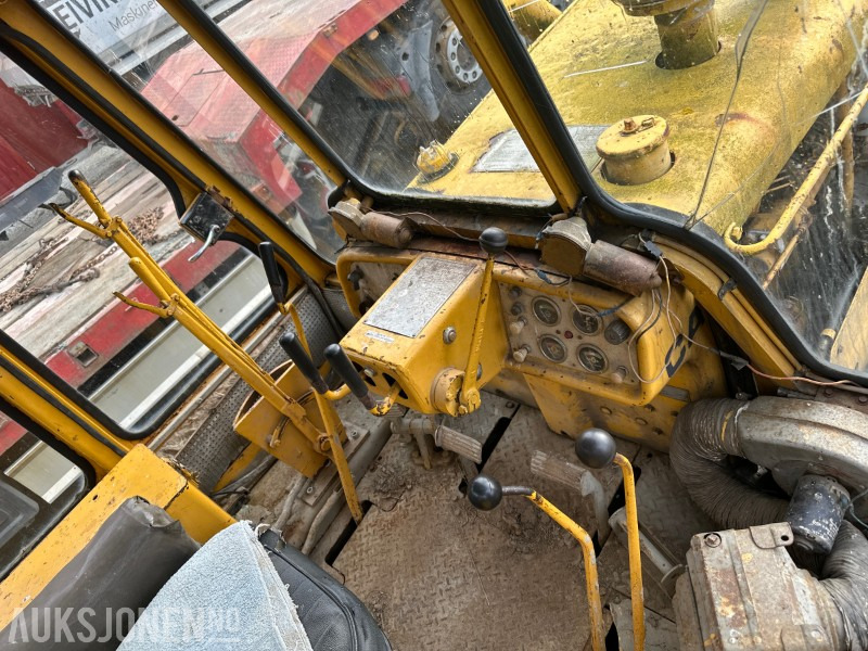 Construction equipment Cat D5 Bulldoser // doser: picture 19