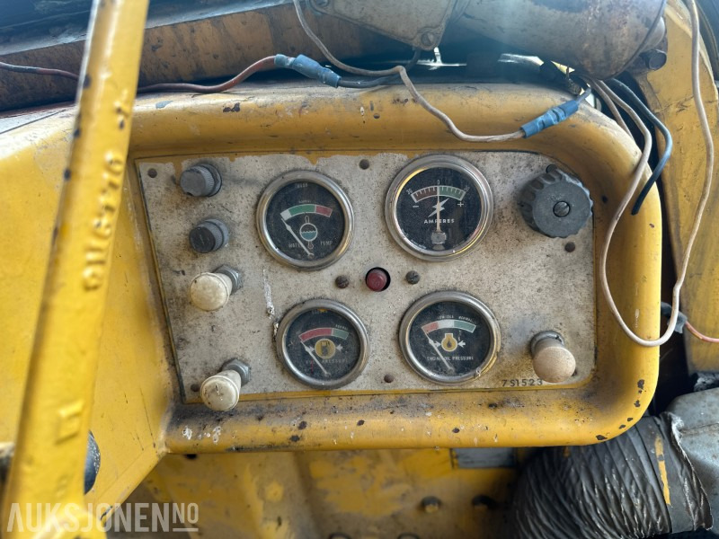 Construction equipment Cat D5 Bulldoser // doser: picture 20