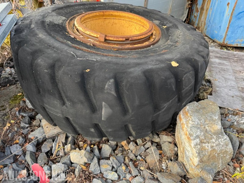 Dekk og felg til hjullaster - Construction equipment: picture 3 Dekk og felg til hjullaster - Construction equipment: picture 3