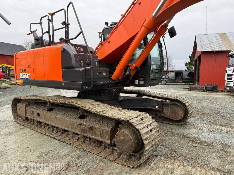 Hitachi ZX250 LC-6 EC223, GPS, Sentralsmøring, 2 skuffer, LED - Excavator: picture 4 Hitachi ZX250 LC-6 EC223, GPS, Sentralsmøring, 2 skuffer, LED - Excavator: picture 4