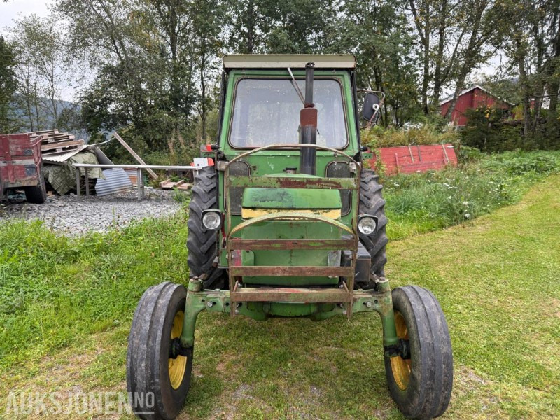 John Deere 1630 - Farm tractor: picture 2 John Deere 1630 - Farm tractor: picture 2