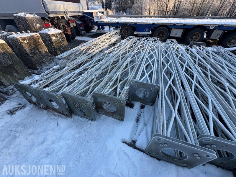 Lattix sikkerhetsmaster 2 stk med 2 stk betongsokler - Construction equipment: picture 5 Lattix sikkerhetsmaster 2 stk med 2 stk betongsokler - Construction equipment: picture 5