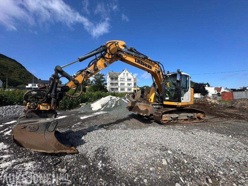 Liebherr R914 STD Compact Litronic Beltegraver - 2932 Timer - Sentralsmøring - Novatron 3D GPS - 4 Skuffer - Excavator: picture 1 Liebherr R914 STD Compact Litronic Beltegraver - 2932 Timer - Sentralsmøring - Novatron 3D GPS - 4 Skuffer - Excavator: picture 1