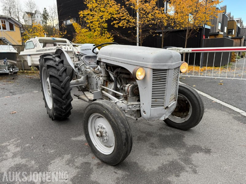Massey Ferguson Gråtass - Farm tractor: picture 3 Massey Ferguson Gråtass - Farm tractor: picture 3