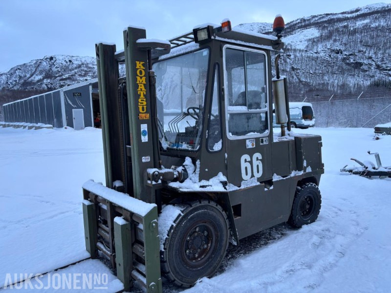 1986 Komatsu FD-45-T4 motvekts truck - Material handling equipment: picture 1 1986 Komatsu FD-45-T4 motvekts truck - Material handling equipment: picture 1