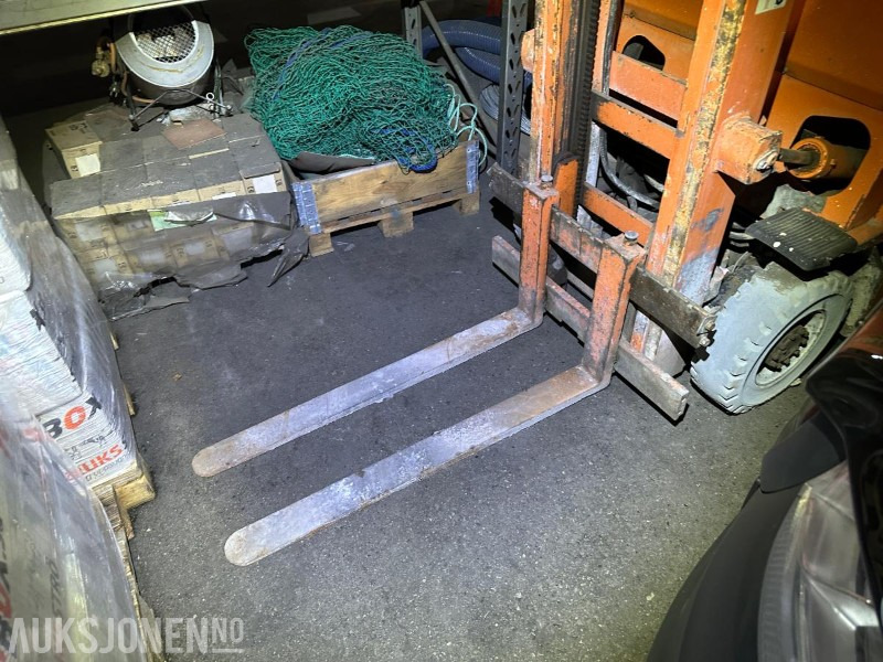 1987 Toyota 4RB10 Truck // gaffeltruck - rep-objekt - Material handling equipment: picture 4 1987 Toyota 4RB10 Truck // gaffeltruck - rep-objekt - Material handling equipment: picture 4
