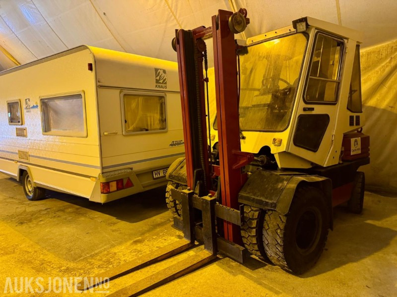 1990 Toyota 5FD40 - Truck - Timer: 9376 - Material handling equipment: picture 1 1990 Toyota 5FD40 - Truck - Timer: 9376 - Material handling equipment: picture 1