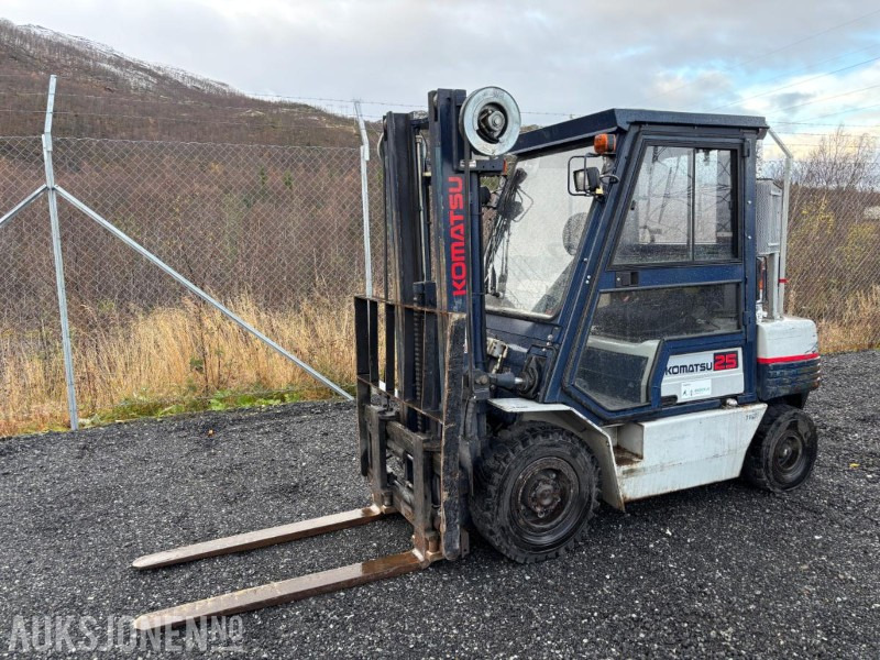 1993 Komatsu FD25T-11E dieseltruck - Material handling equipment: picture 1 1993 Komatsu FD25T-11E dieseltruck - Material handling equipment: picture 1