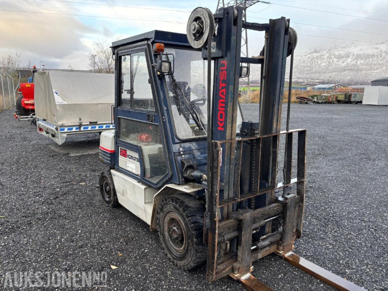 1993 Komatsu FD25T-11E dieseltruck - Material handling equipment: picture 2 1993 Komatsu FD25T-11E dieseltruck - Material handling equipment: picture 2