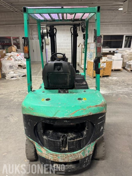 2003 Mitsubishi FD25K - Material handling equipment: picture 4 2003 Mitsubishi FD25K - Material handling equipment: picture 4