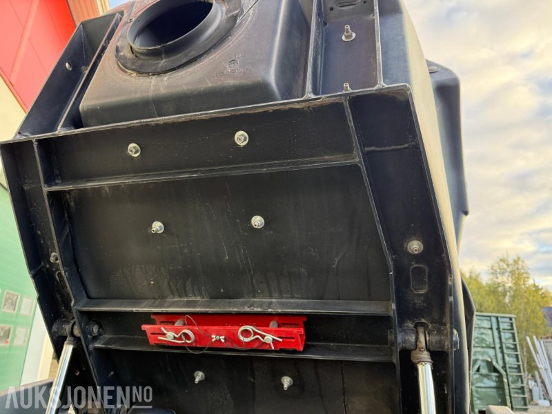 Municipal/ Special vehicle 2013 Kärcher Feiemaskin/multimaskin lite brukt: picture 15