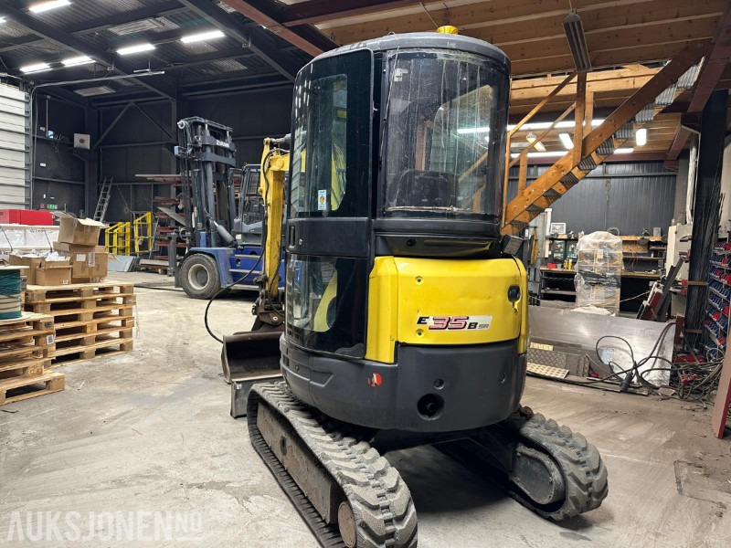 New Holland E35B SR – 2015 – 2184 timer – Nytt beltesett – 2 skuffer, - Mini excavator: picture 5 New Holland E35B SR – 2015 – 2184 timer – Nytt beltesett – 2 skuffer, - Mini excavator: picture 5
