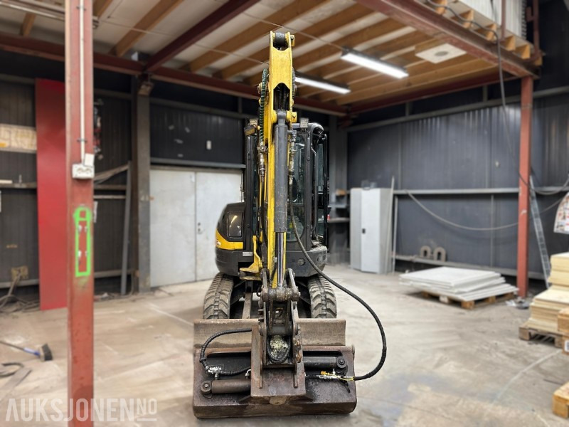 New Holland E35B SR – 2015 – 2184 timer – Nytt beltesett – 2 skuffer, - Mini excavator: picture 2 New Holland E35B SR – 2015 – 2184 timer – Nytt beltesett – 2 skuffer, - Mini excavator: picture 2