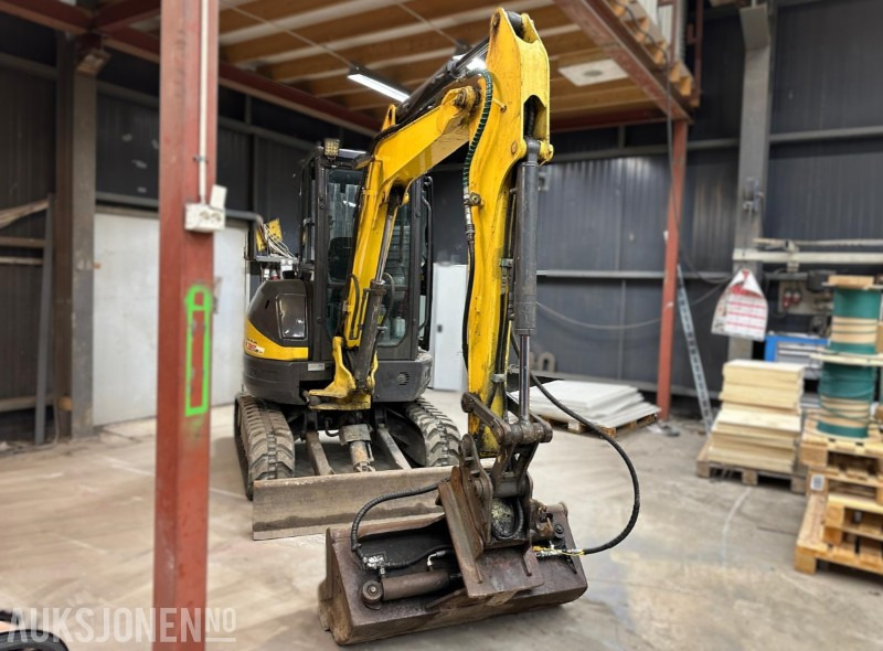 New Holland E35B SR – 2015 – 2184 timer – Nytt beltesett – 2 skuffer, - Mini excavator: picture 3 New Holland E35B SR – 2015 – 2184 timer – Nytt beltesett – 2 skuffer, - Mini excavator: picture 3