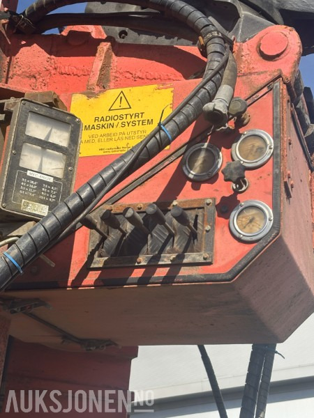 TAMROCK 1032 - BORETÅRN TIL GRAVEMASKIN MED ATLAS HAMMER - RADIOSTYRING - Drilling rig: picture 3 TAMROCK 1032 - BORETÅRN TIL GRAVEMASKIN MED ATLAS HAMMER - RADIOSTYRING - Drilling rig: picture 3