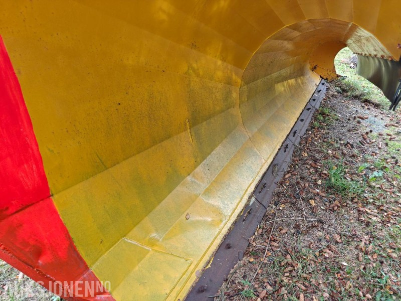 2004 Tellefsdal diagonalplog / snøplog - P HD - Bredde 3600 mm - Parallelllogram - Truck: picture 4 2004 Tellefsdal diagonalplog / snøplog - P HD - Bredde 3600 mm - Parallelllogram - Truck: picture 4